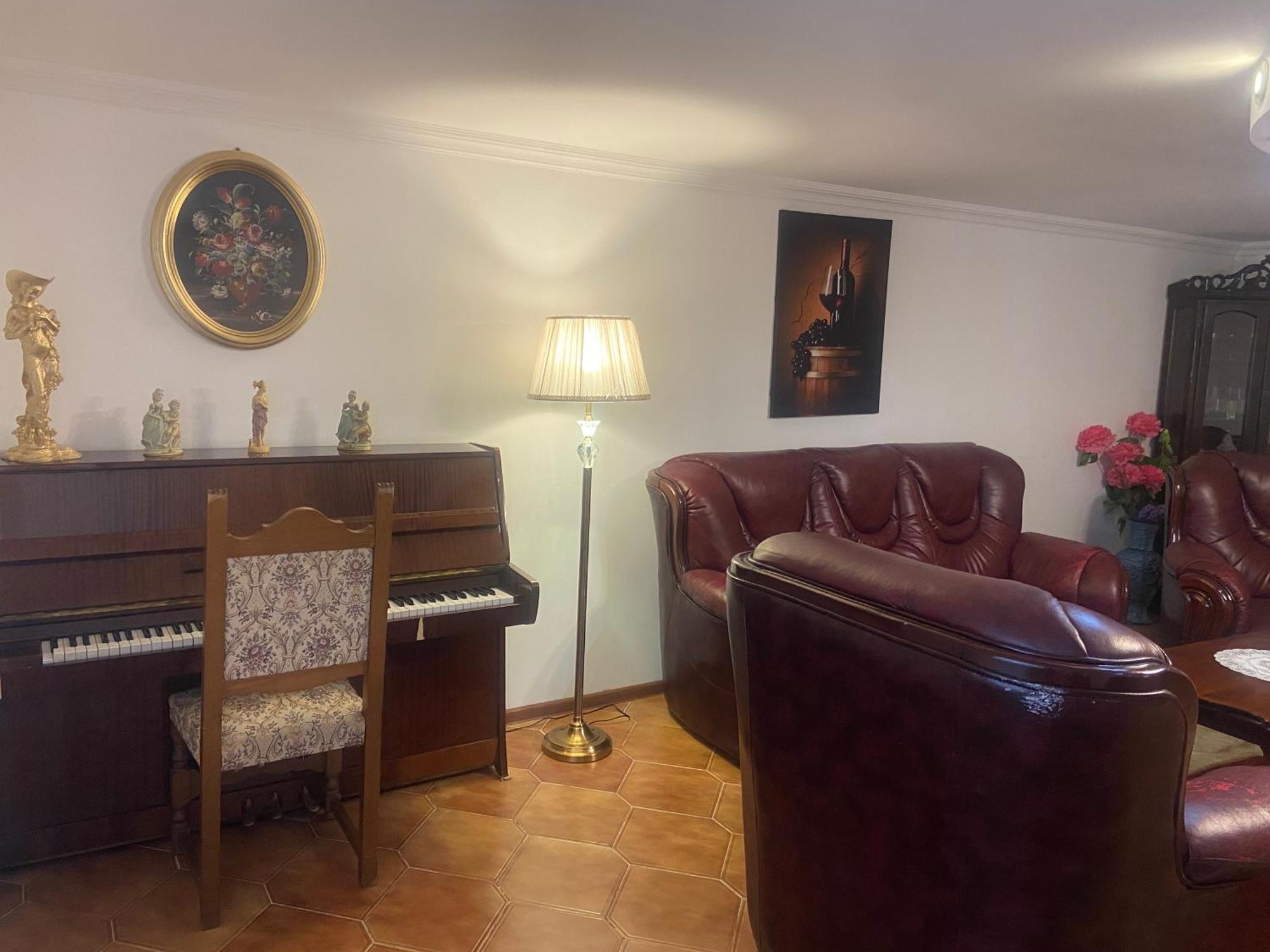 Ala's Old District Apartment