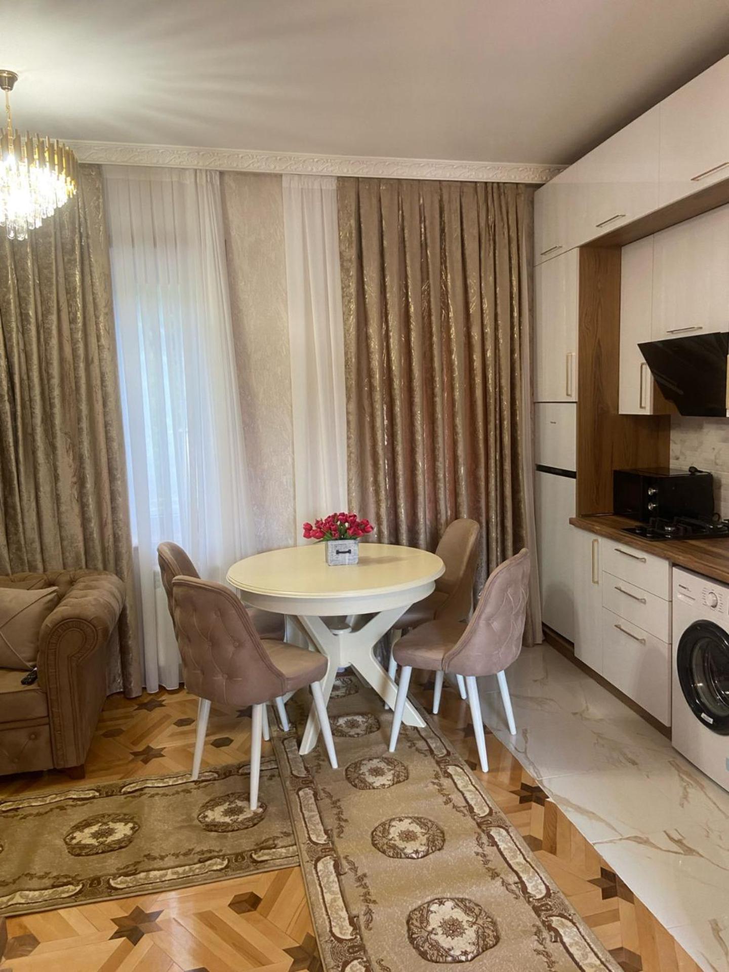 Ala's Old District Apartment